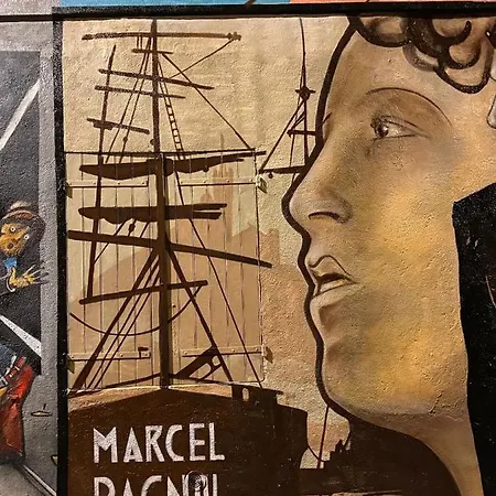 Le Panier De Papet,le Manon,vieux Port,mucem Marseille
